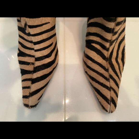 Manolo Blahnik 36.5 Pony hair zebra print boots. Very good condition. - Picture 5 of 8